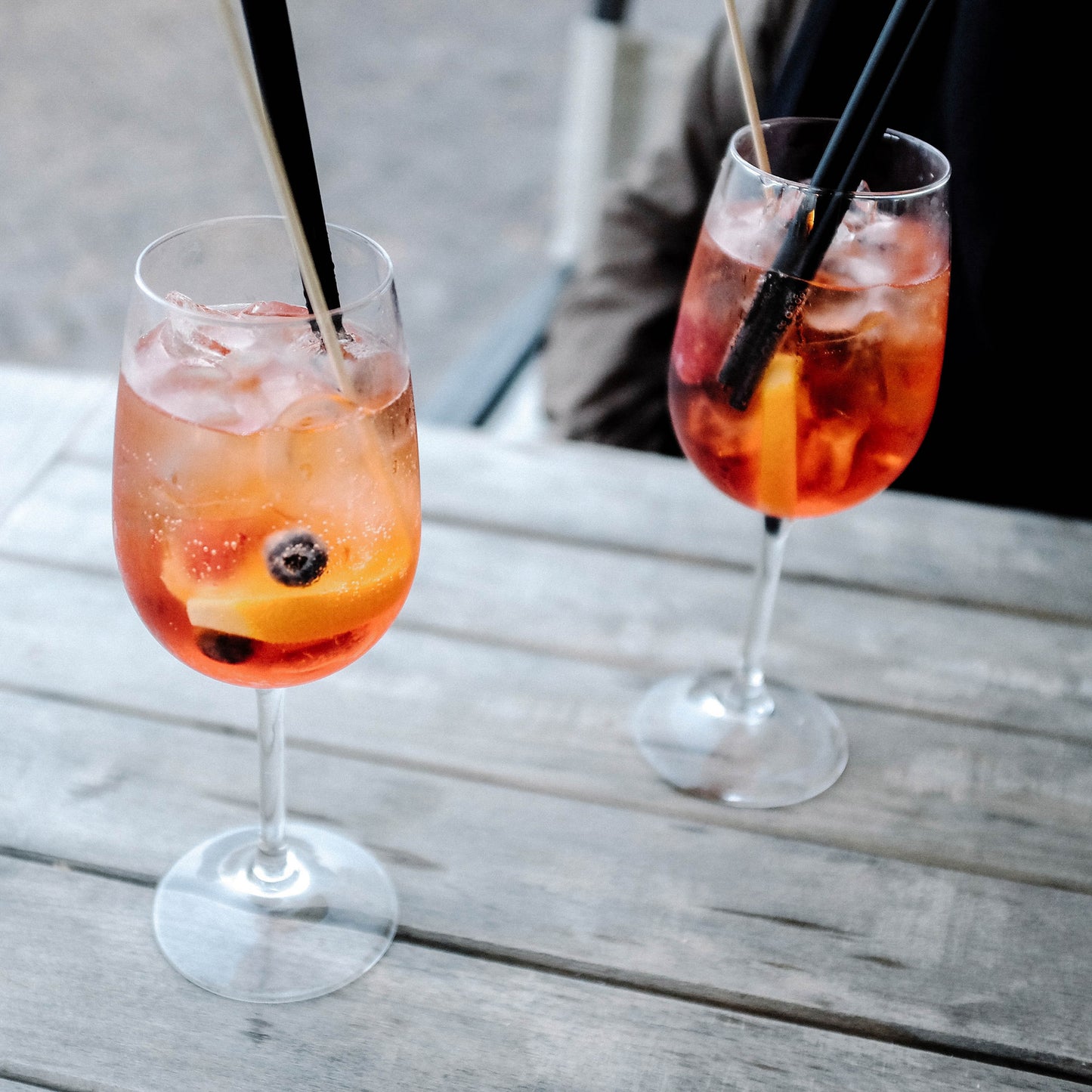 15 oz. (16 oz. Rim-Full), 3.75" Top Dia., Classic Wine Glass, 8.5" Tall, Plastic Tritan GET, Social Club (12 Pack)